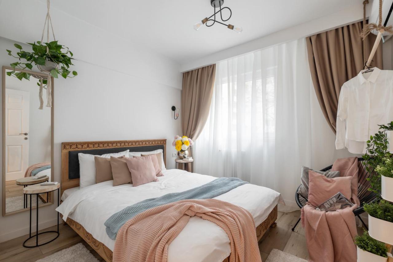 Eclectic 3 Bedroom Calea Victoriei By Urbanesq Bucarest Extérieur photo
