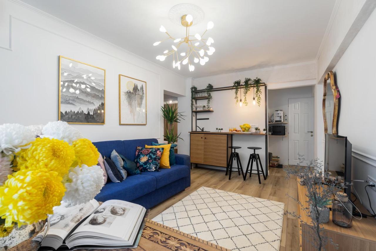 Eclectic 3 Bedroom Calea Victoriei By Urbanesq Bucarest Extérieur photo